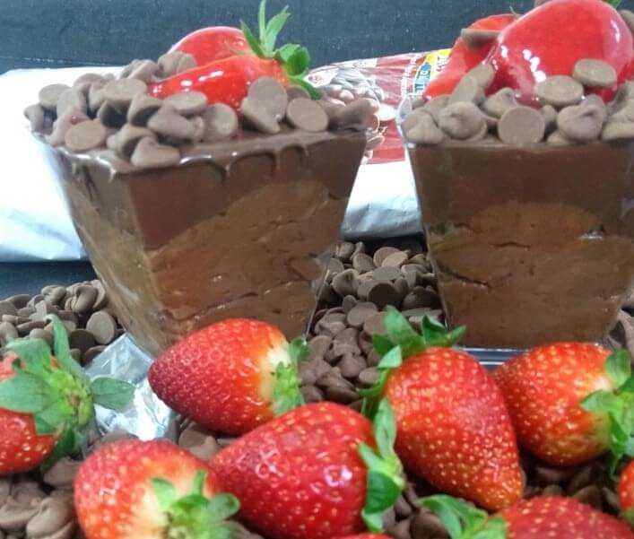 1 2 - Mousse de chocolate com morango